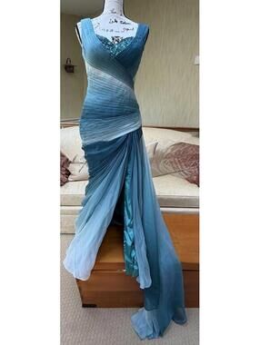 Gorgeous Blue Ombre Gown! Size 6